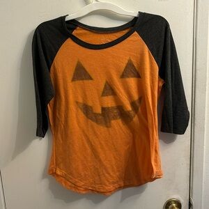 Jack-o-lantern 🎃 Zoe + Liv Large Orange Halloween Shirt